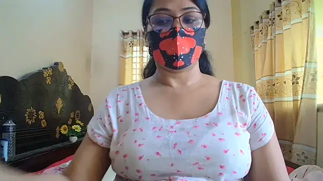 Snapshot of Elena_cruz5 chatting on June 25, 5:12 am Elena cruz5 online show from June 25, 5:12 am
