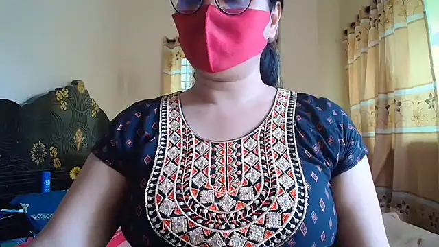 Snapshot of Elena_cruz5 chatting on July 3, 5:47 am Elena cruz5 online show from July 3, 5:47 am