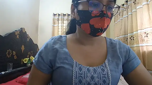 Snapshot of Elena_cruz5 chatting on July 12, 6:48 am Elena cruz5 online show from July 12, 6:48 am