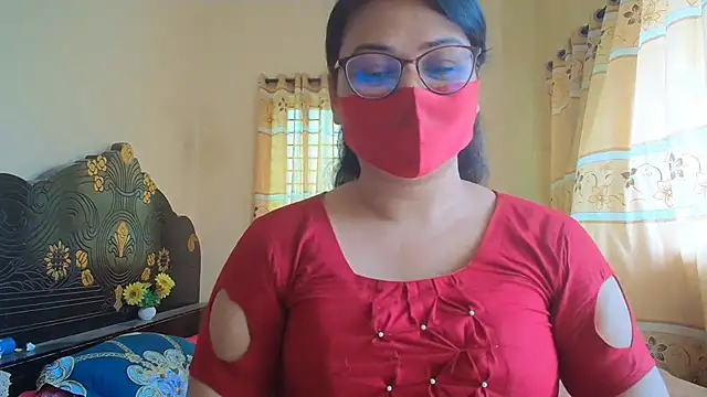 Snapshot of Elena_cruz5 chatting on July 17, 6:31 am Elena cruz5 online show from July 17, 6:31 am