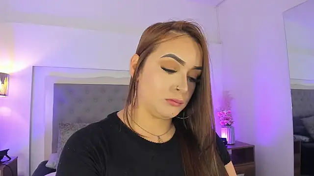 Snapshot of lea_walkerr chatting on May 2, 7:19 pm lea walkerr online show from May 2, 7:19 pm