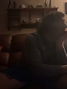 Stephanie1984 online show from April 8, 1:05 am