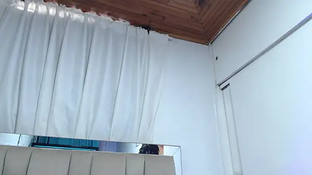 Snapshot of maraa_X chatting on February 3, 8:25 pm maraa X online show from February 3, 8:25 pm