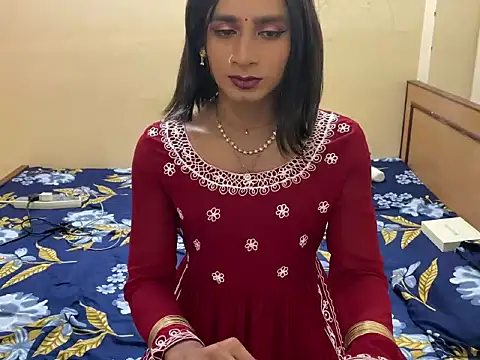 LuvLayla online show from January 18, 5:17 pm