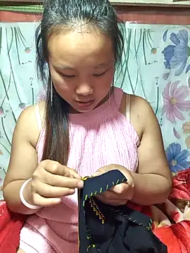 Snapshot of liu-liusexy chatting on May 7, 2:33 pm liu-liusexy online show from May 7, 2:33 pm