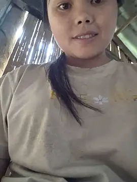 Snapshot of omiu-baby chatting on June 12, 3:05 am omiu-baby online show from June 12, 3:05 am