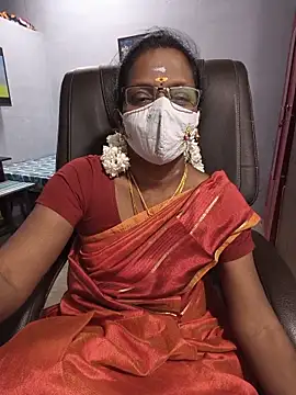 Snapshot of umashreetamil chatting on June 22, 3:31 pm umashreetamil online show from June 22, 3:31 pm