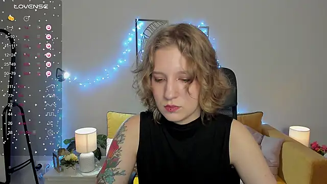 Snapshot of Hailey_Foxy chatting on September 28, 8:52 am Hailey Foxy online show from September 28, 8:52 am