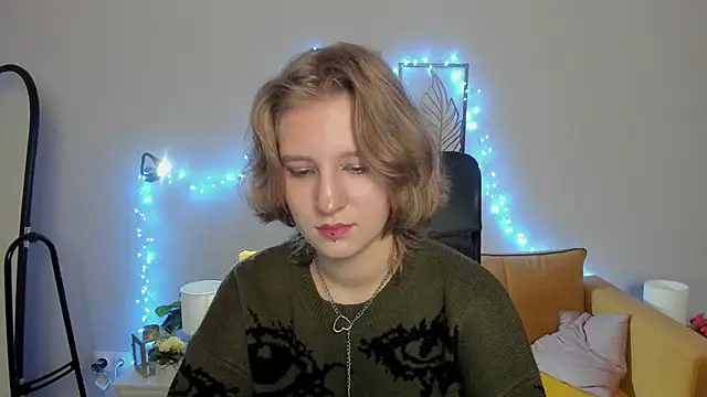 Snapshot of Hailey_Foxy chatting on October 1, 8:53 am Hailey Foxy online show from October 1, 8:53 am