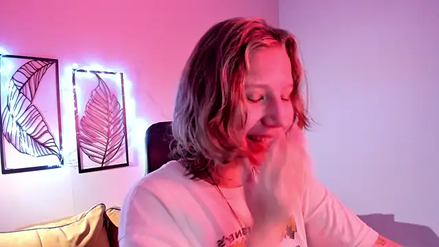 Snapshot of Hailey_Foxy chatting on November 27, 9:00 am Hailey Foxy online show from November 27, 9:00 am