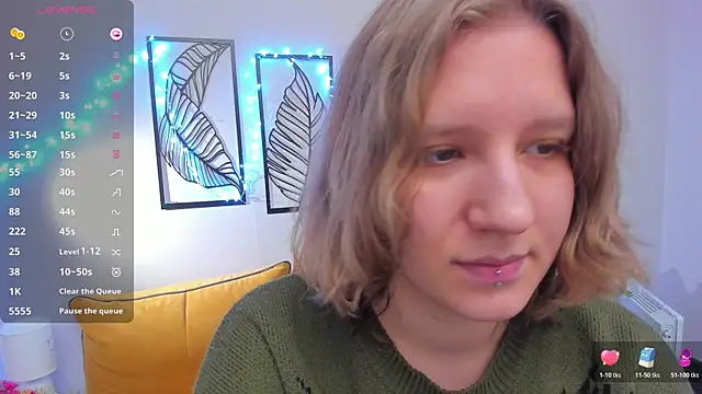 Snapshot of Hailey_Foxy chatting on December 21, 9:27 am Hailey Foxy online show from December 21, 9:27 am