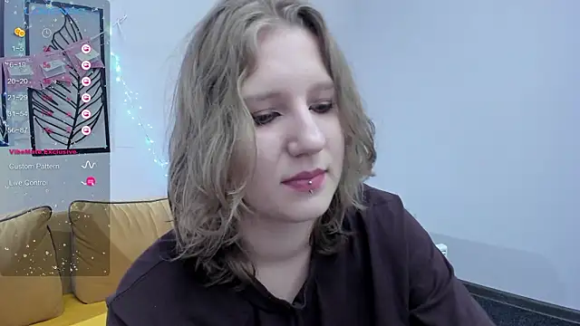 Snapshot of Hailey_Foxy chatting on February 6, 12:08 pm Hailey Foxy online show from February 6, 12:08 pm