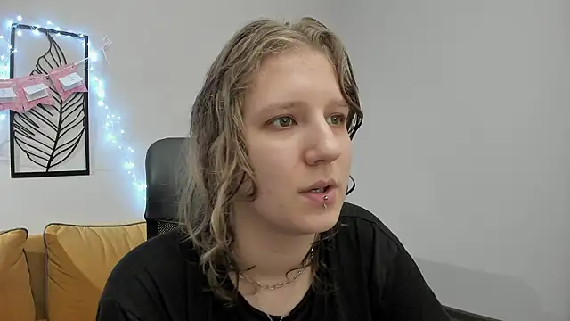 Snapshot of Hailey_Foxy chatting on February 11, 11:26 am Hailey Foxy online show from February 11, 11:26 am