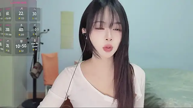 Sue101010 online show from November 16, 7:30 pm