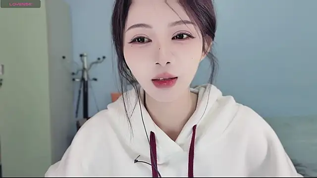 Sue101010 online show from November 21, 7:01 pm