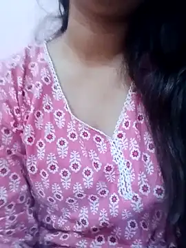 Snapshot of Queen_Pari87 chatting on September 14, 10:25 am Queen Pari87 online show from September 14, 10:25 am