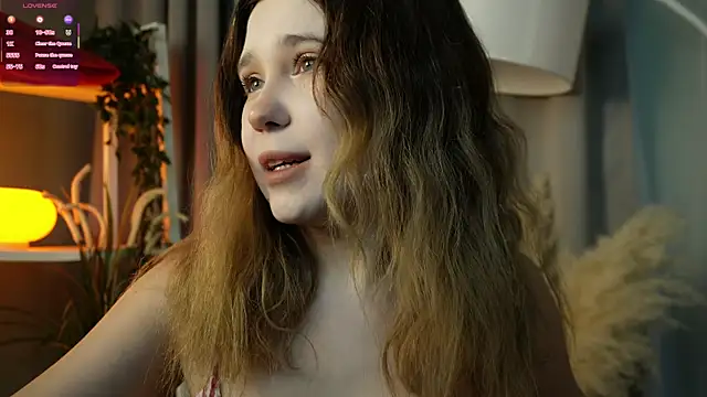 Lina Glow online show from December 3, 6:43 am