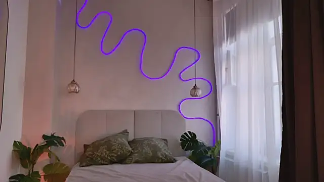 Lina Glow online show from April 12, 7:02 am