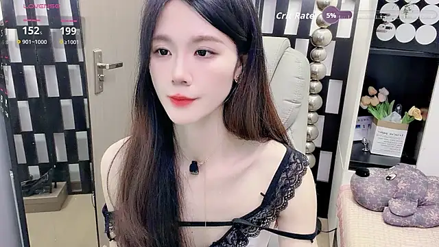 Snapshot of Yueyue-MM chatting on April 25, 1:25 pm Yueyue-MM online show from April 25, 1:25 pm