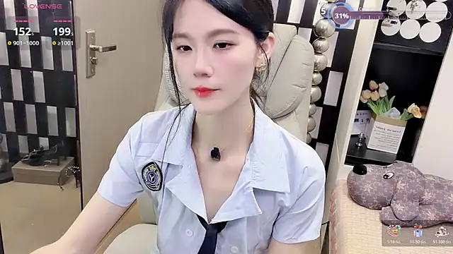 Snapshot of Yueyue-MM chatting on May 6, 2:00 pm Yueyue-MM online show from May 6, 2:00 pm
