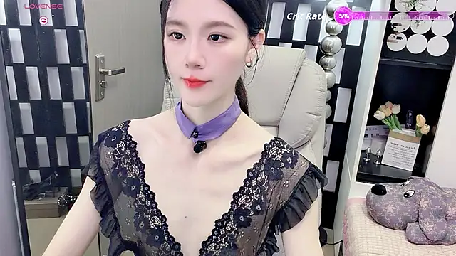 Snapshot of Yueyue-MM chatting on May 17, 12:23 pm Yueyue-MM online show from May 17, 12:23 pm