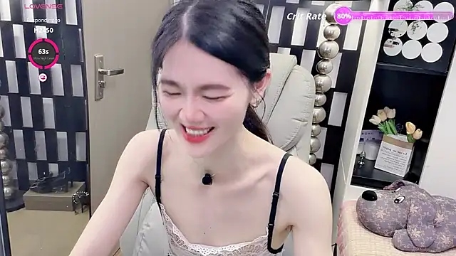 Snapshot of Yueyue-MM chatting on May 24, 2:55 pm Yueyue-MM online show from May 24, 2:55 pm
