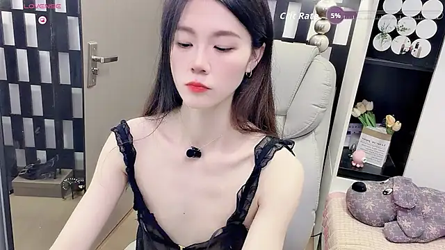 Snapshot of Yueyue-MM chatting on May 30, 2:36 pm Yueyue-MM online show from May 30, 2:36 pm