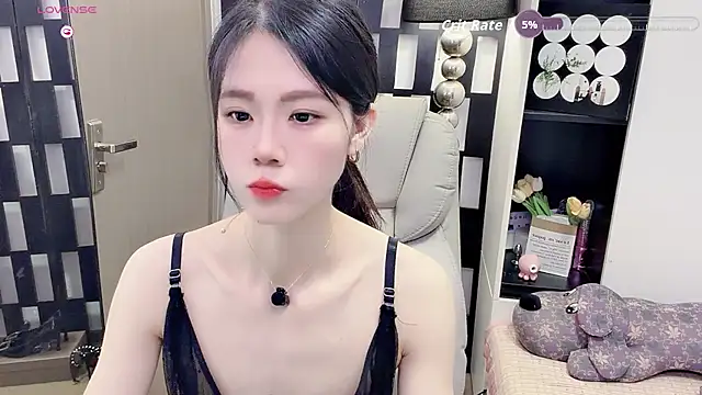 Snapshot of Yueyue-MM chatting on June 3, 12:35 am Yueyue-MM online show from June 3, 12:35 am