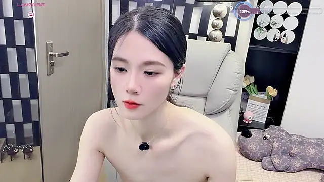 Snapshot of Yueyue-MM chatting on June 11, 2:59 pm Yueyue-MM online show from June 11, 2:59 pm