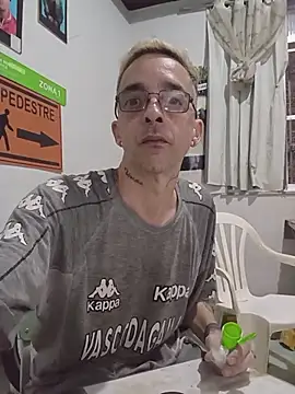 dinho carioca online show from April 12, 9:36 am