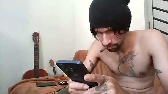 Snapshot of Alejandro92_cali chatting on June 10, 5:01 pm Alejandro92 cali online show from June 10, 5:01 pm