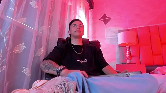 liaamsmiith  online show from March 1, 12:29 pm