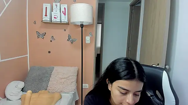 valerihouse online show from December 14, 10:28 pm