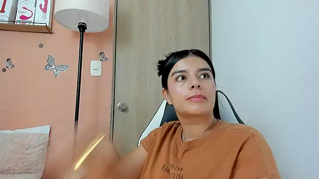 valerihouse online show from February 3, 11:05 pm