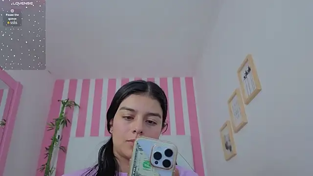 valerihouse online show from December 2, 11:00 pm