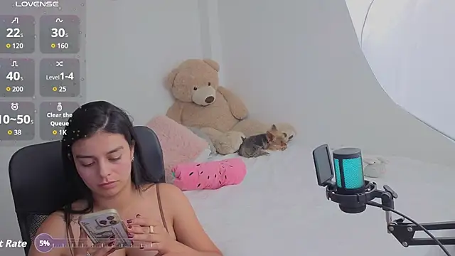 valerihouse online show from April 9, 2:00 am