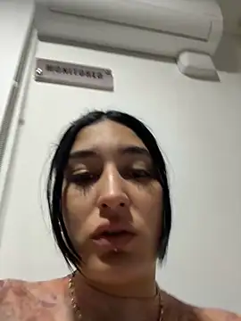 Snapshot of Scarlett_12 chatting on October 1, 12:00 pm Scarlett 12 online show from October 1, 12:00 pm