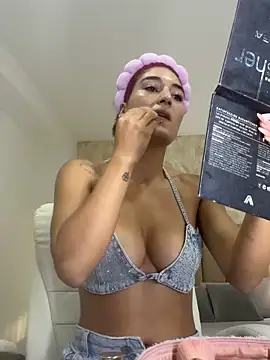 Scarlett 12 online show from March 27, 9:53 am