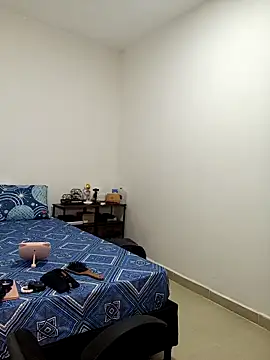 Snapshot of lauren_milf chatting on September 23, 8:34 pm lauren milf online show from September 23, 8:34 pm