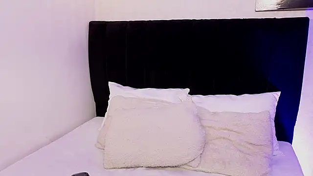 antonellariva  online show from February 5, 7:51 pm