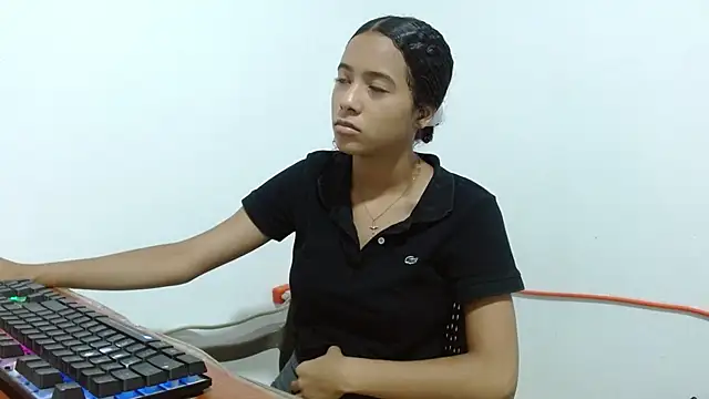 Snapshot of Aura_teen_hot chatting on October 7, 11:35 pm Aura teen hot online show from October 7, 11:35 pm