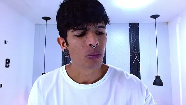 Snapshot of Franvill_Trato chatting on March 6, 7:21 pm Franvill Trato online show from March 6, 7:21 pm