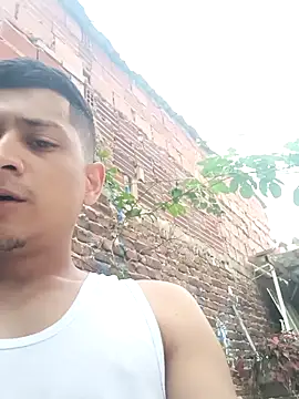 Snapshot of hechizo777 chatting on February 6, 3:04 pm hechizo777 online show from February 6, 3:04 pm