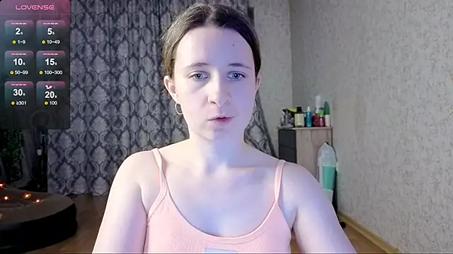 Snapshot of _Linett_ chatting on October 16, 5:47 pm  Linett  online show from October 16, 5:47 pm