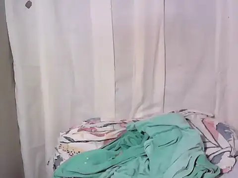 Snapshot of SweetEsterPinay33 chatting on October 8, 9:01 pm SweetEsterPinay33 online show from October 8, 9:01 pm