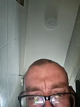 948197 online show from December 5, 12:14 pm