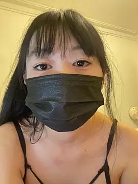 Snapshot of Minnie-2025 chatting on February 28, 6:20 pm Minnie-2025 online show from February 28, 6:20 pm