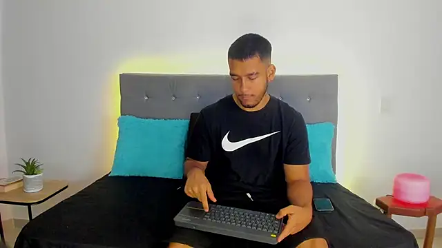  online show from November 5, 11:21 am