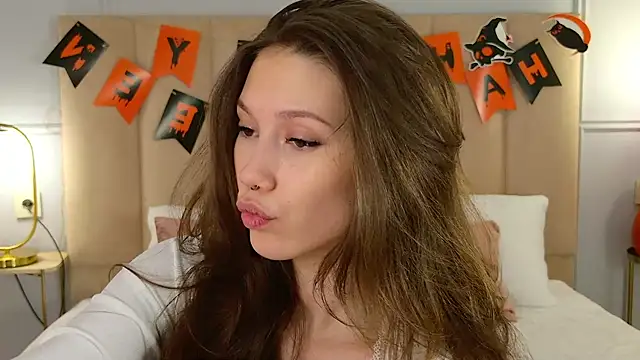 MaryNixon  online show from October 24, 5:04 am