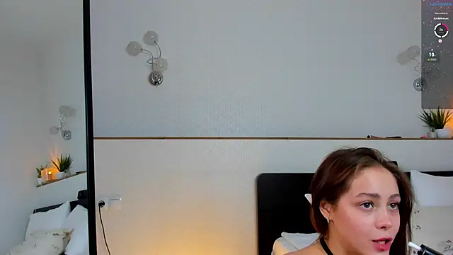 Snapshot of charlottacardi chatting on October 30, 3:08 am charlottacardi online show from October 30, 3:08 am